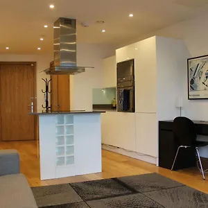 Luxury Canary Wharf 2 Bed With Panoramic Views London