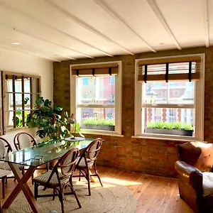 Your Private Hoxton Sleeps 3 Zone 1 , London United Kingdom